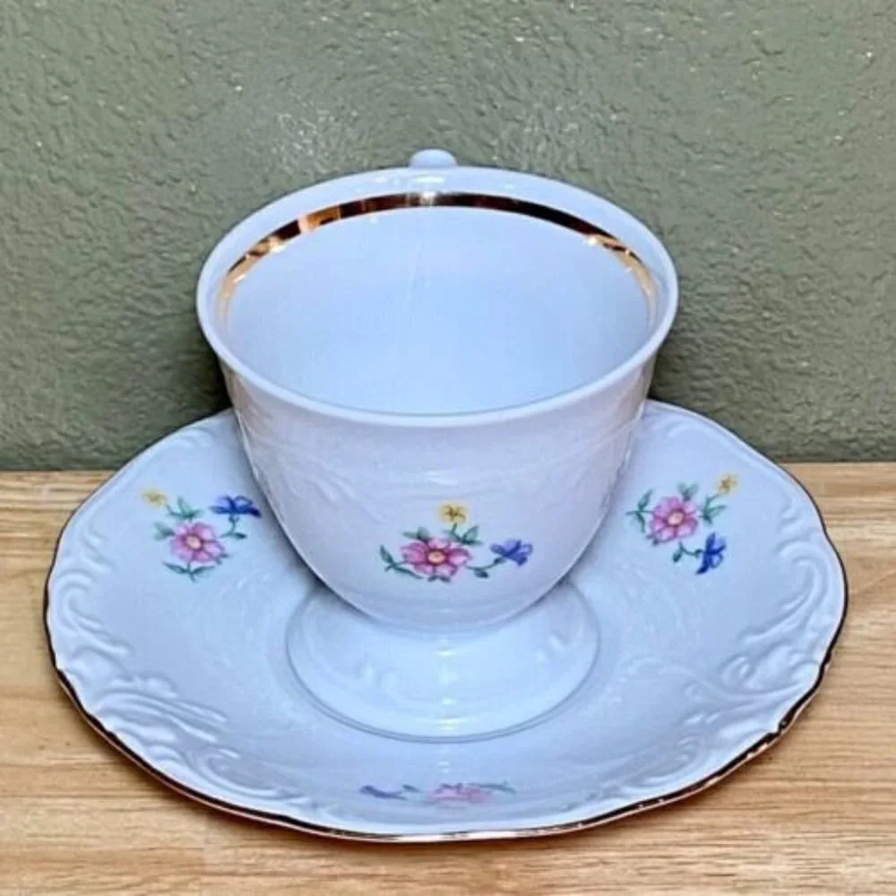 Wawel China • Floral Tea Cup & Saucer Set • Gold Trim • Made In Poland • Rare •‎